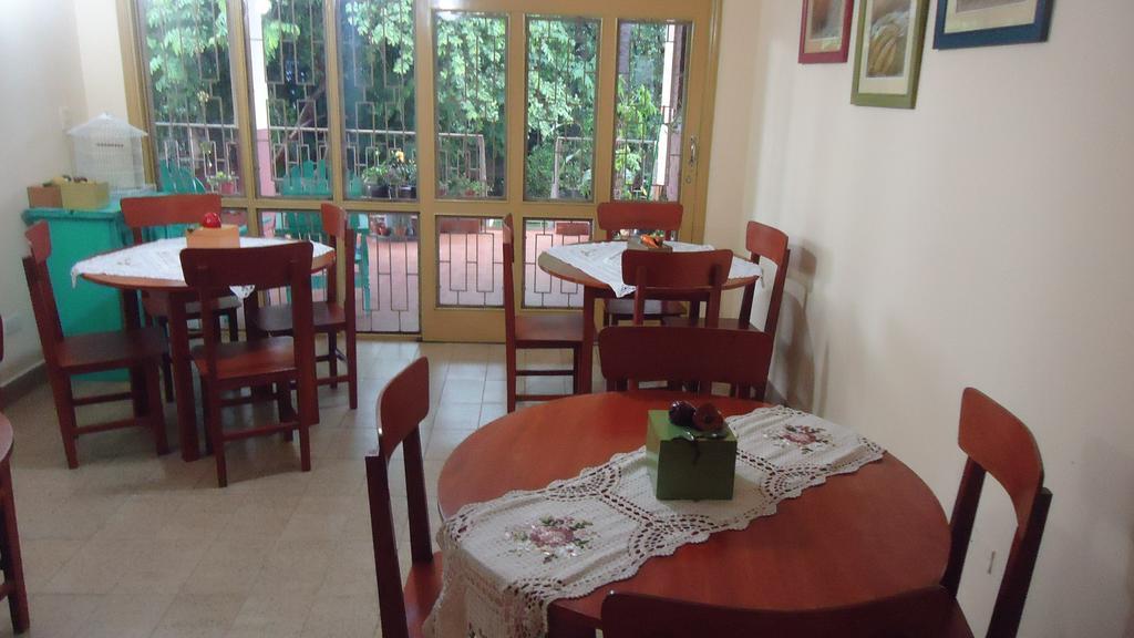 La Casa De Pedro Hostel Encarnación Extérieur photo